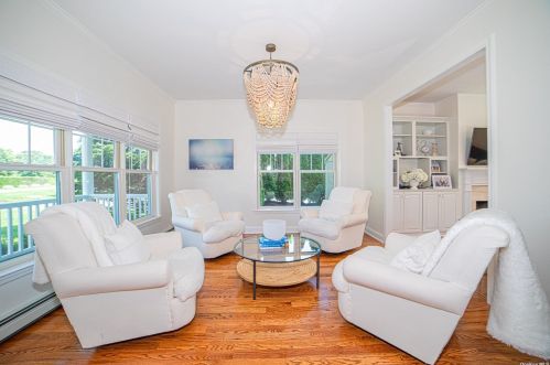 6 True Harbour Way, West Islip, NY 11795-5147