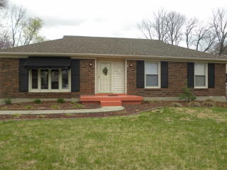7913 Nottoway Cir, Louisville, KY 40214-3223