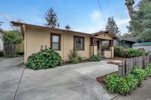 538 Riley St, Santa Rosa, CA 95404-4222