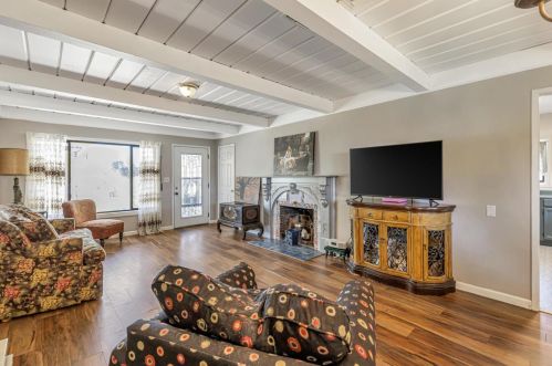 5716 Georgia Dr, North Highlands CA  95660-4725 exterior