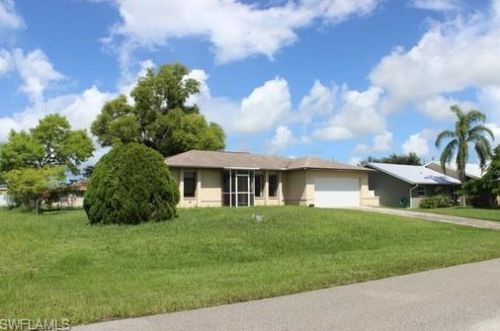 106 5th Pl, Cape Coral, FL 33909-2534