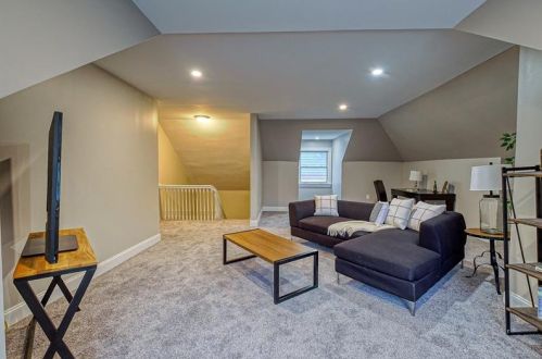 213 Dalzell Ave, Pittsburgh PA 15202-1856 exterior