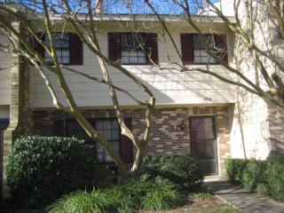2406 Shadowbrook Dr, Baton Rouge LA  70816-2887 exterior
