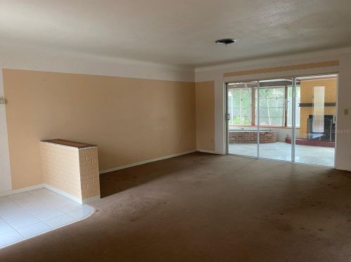 2045 Dolphin Blvd, Saint Petersburg, FL 33707-3811