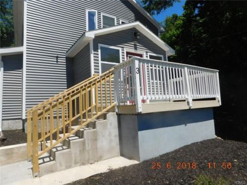 3 Richmond Pl, Middletown, NY 10940-6307