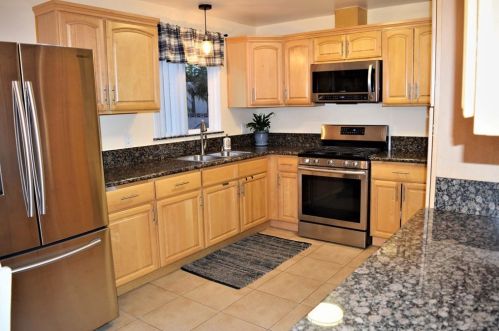 312 Lafayette Dr, Oxnard, CA 93036-2471