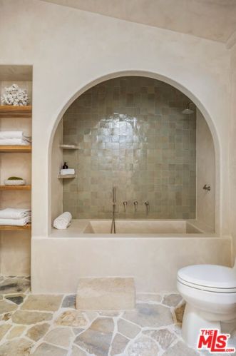 328 Poquito Ln, Topanga CA  90290-3547 exterior