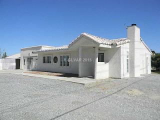 10 David St, Pahrump, NV 89060-3914