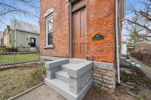 616 Watkins St, Covington, KY 41011-2139
