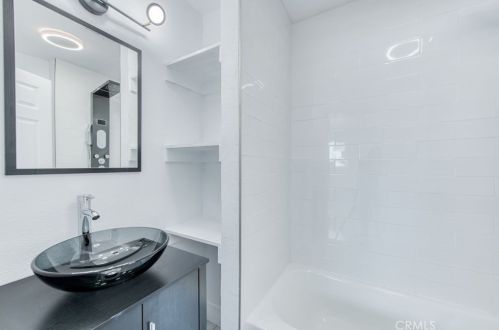 4747 Kaviland Ave, Fresno CA  93725-1716 exterior