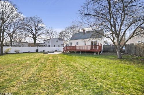 8 Mary Ln, Fanwood NJ  07023-1009 exterior