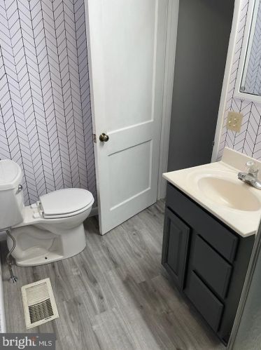 126 Cedar St, Carlisle PA  17013-2201 exterior