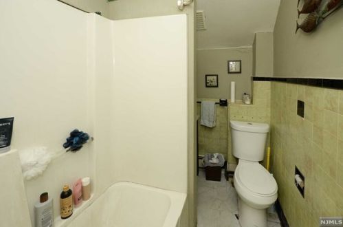 23 Hudson Ave, Ridgefield Park NJ  07660-1732 exterior