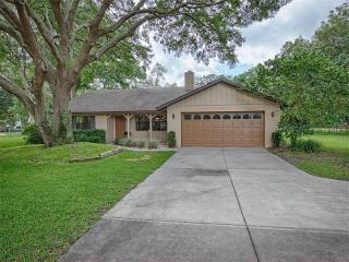 33616 Wesley Rd, Eustis, FL 32736-7226