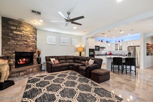 550 Emerson St, Chandler AZ  85248-4700 exterior