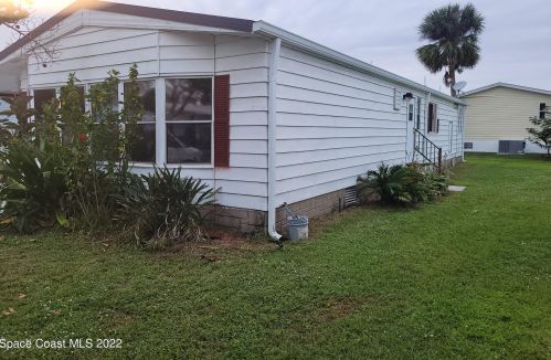 610 Dolphin Cir, Sebastian, FL 32976-2598