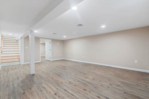 429 Main St, Danville NH  03819-3135 exterior