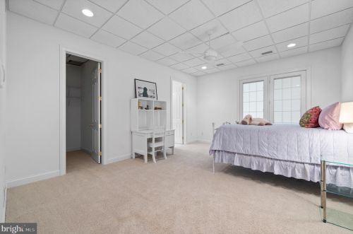 100 Deer Vly Ln, Wilmington DE  19807-1912 exterior