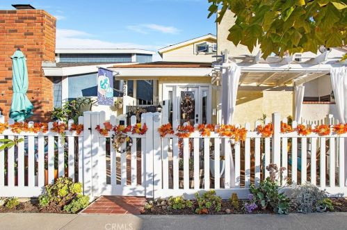 326 17th St, Seal Beach, CA 90740-6521