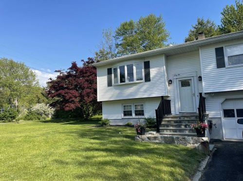 62 Vail Rd, Poughkeepsie, NY 12603-2637