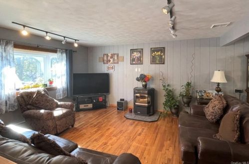 18 Tulip Rd, Mahopac NY  10541-5422 exterior