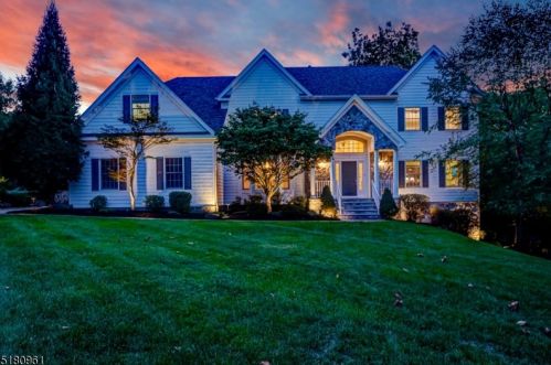 7 Martin Ct, Martinsville, NJ 08836-2393