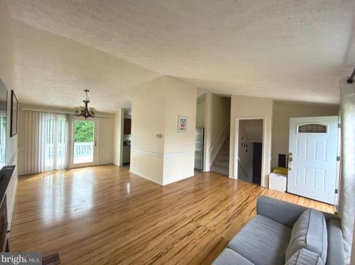 127 Independence Dr, Yardley PA 19067-4912 exterior