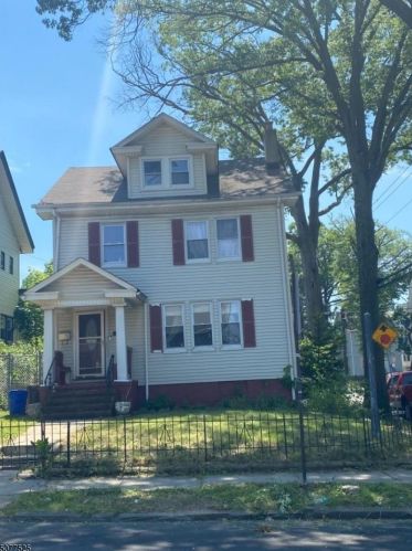 76 Scheerer Ave, Newark NJ  07112-2524 exterior