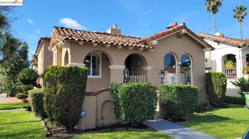 2551 Castello St, Oakland, CA 94602-2102