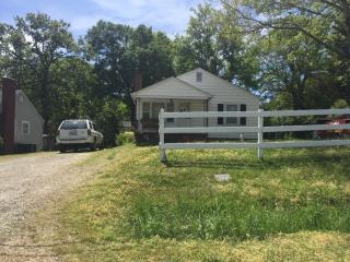 1104 Grove St, Kannapolis, NC 28083-7243