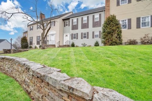 32 Willieb St, Glastonbury CT  06033-3044 exterior