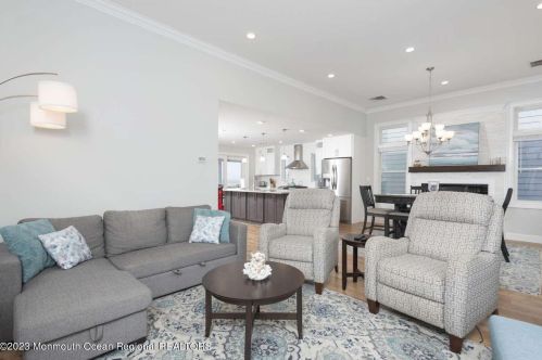 5 Fort Ave, Pelican Island NJ  08751-1512 exterior