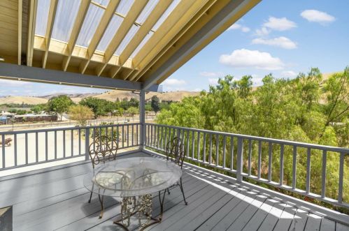 1750 Orch Rd, Hollister CA  95023-9210 exterior