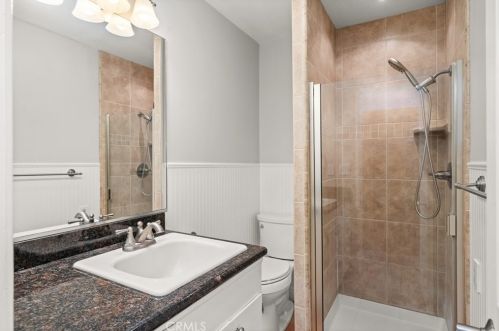 950 Karen Dr, Chico CA  95926-2819 exterior