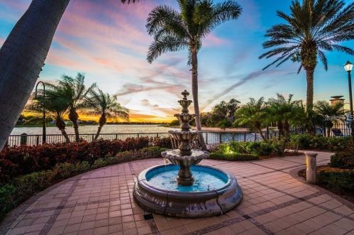 849 Islebay Dr, Ruskin, FL 33572-3381