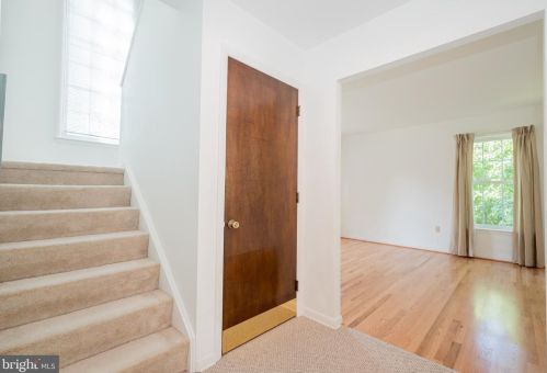 253 Pond Dr, Hockessin DE  19707-9241 exterior