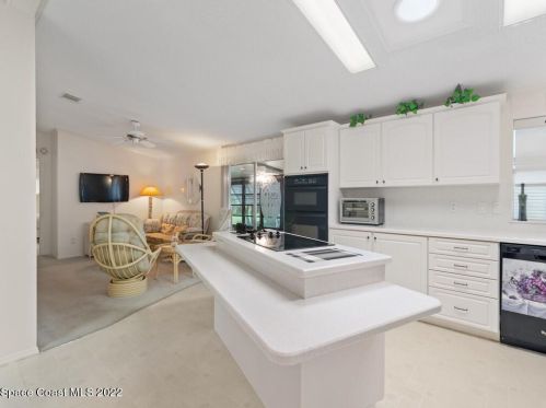 616 Seagull Dr, Sebastian, FL 32976-7807