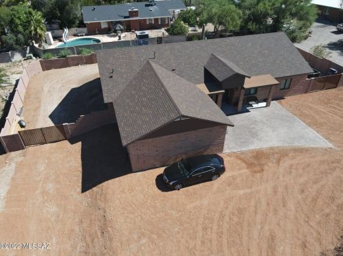 3060 Glenn Point Ln, Tucson, AZ 85745-1002