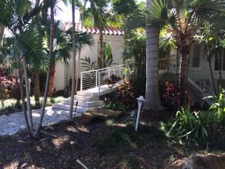 3830 Carole Ct, Miami, FL 33133-6506