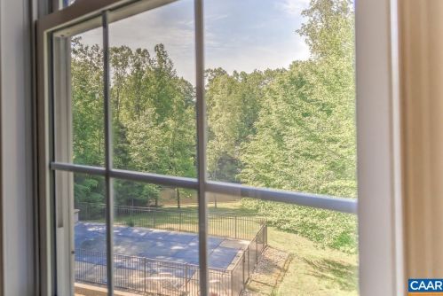 17 Shortwood Cir, Bybee VA  22963-2747 exterior