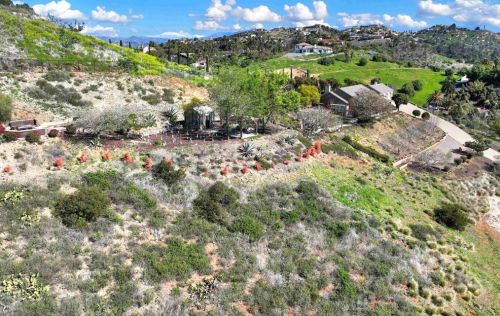 30419 Canyon Estates Rd, Vista CA  92084-1043 exterior