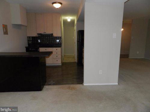 2068 Royal Fern Ct, Herndon, VA 20191-2068