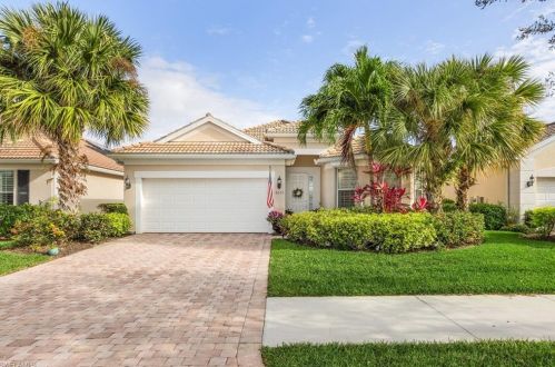 8622 Veronawalk Cir, Naples, FL 34114-2757