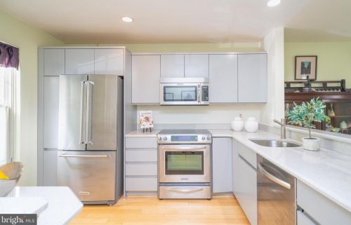 2998 Yarling Ct, Falls Church VA  22042-4476 exterior