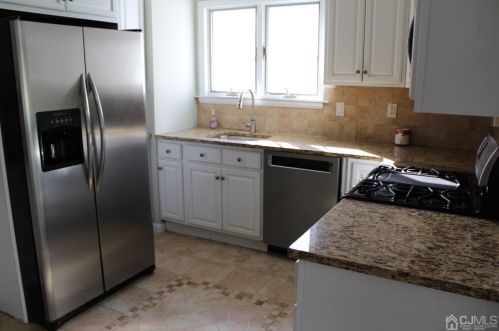 8 Maple Rd, Iselin NJ  08830-1518 exterior