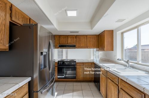 2111 Mcnair St, Chandler, AZ 85224-1122