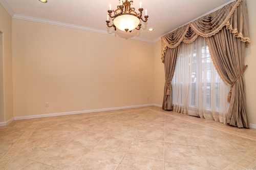 24 Hamlet Dr, Mount Sinai NY  11766-3002 exterior