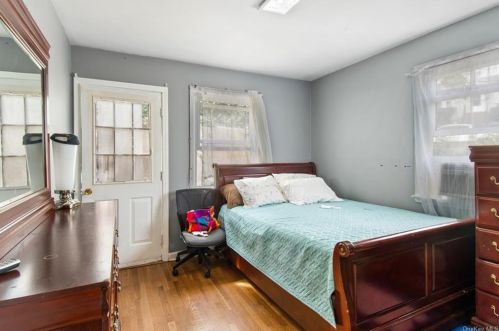1 Jones Pl, White Plains NY  10606-2218 exterior