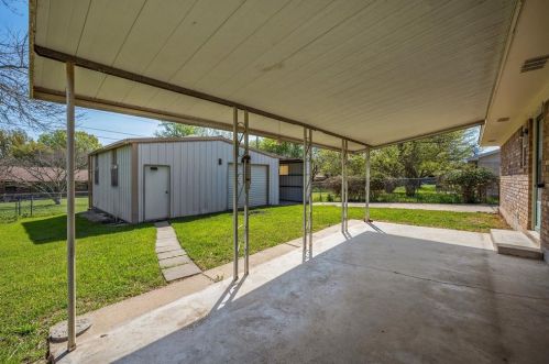 615 Avenue, Clifton, TX 76634-1333