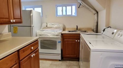 72 Brinkerhoff Ter, Palisades Park NJ  07650-1138 exterior